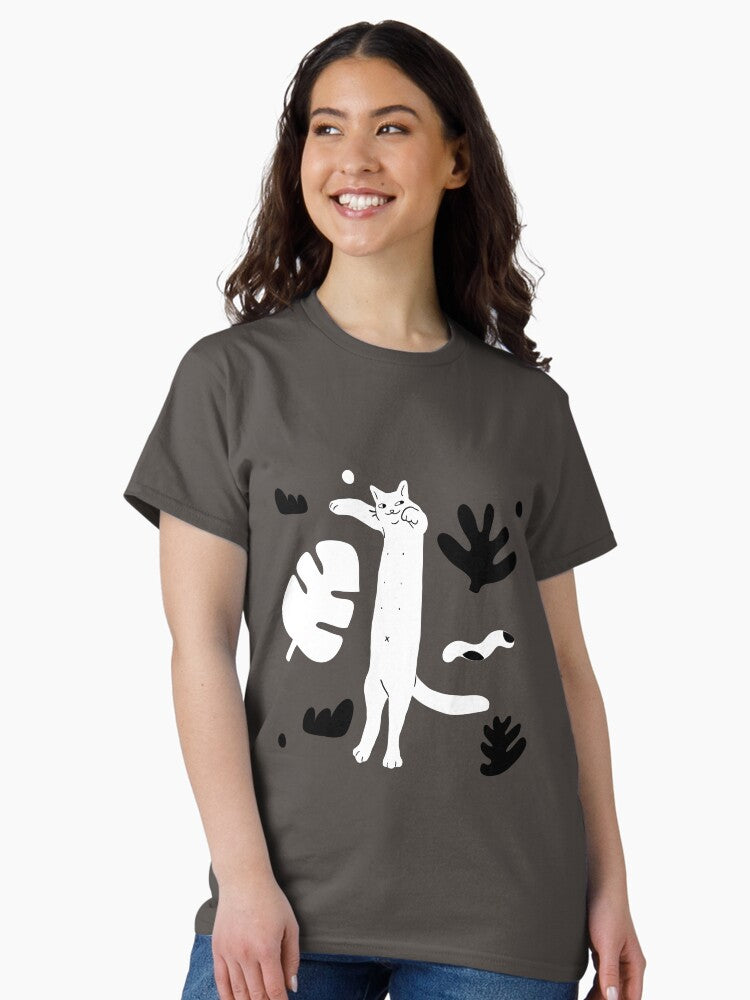 A cat surrounded by autumn leaves Classic T-Shirt