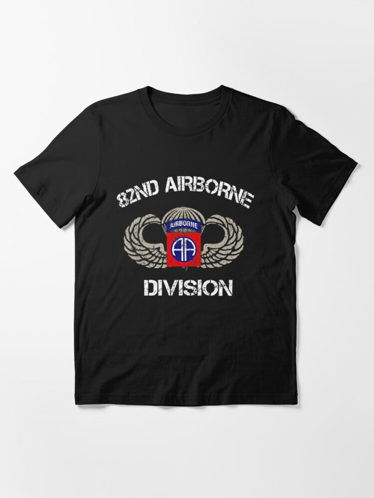 82nd Airborne Division Veteran , Veterans Day Gift Men Essential T-Shirt