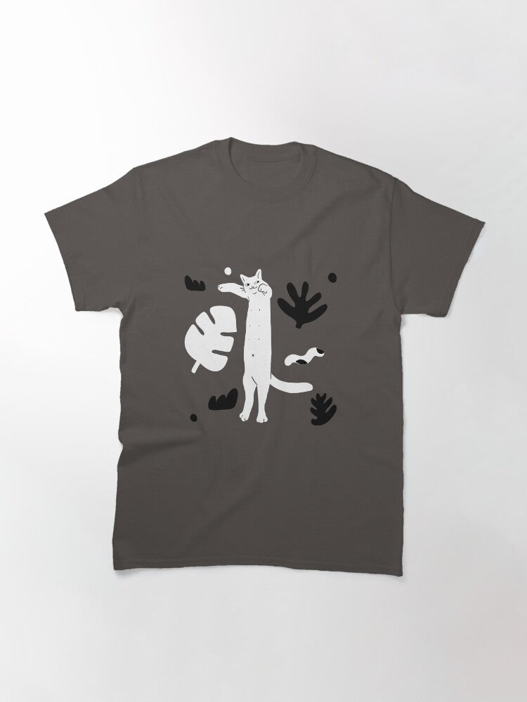 A cat surrounded by autumn leaves Classic T-Shirt