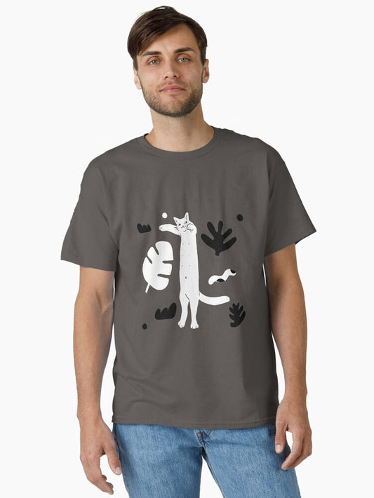 A cat surrounded by autumn leaves Classic T-Shirt
