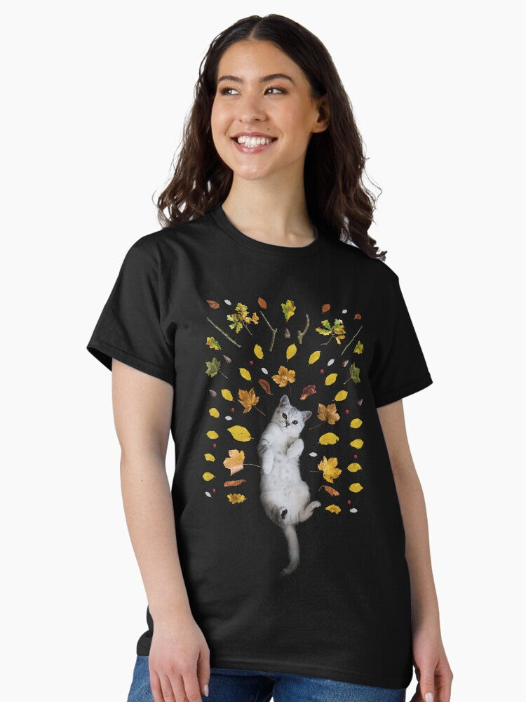 A Cute Cat Between leaves Classic T-Shirt