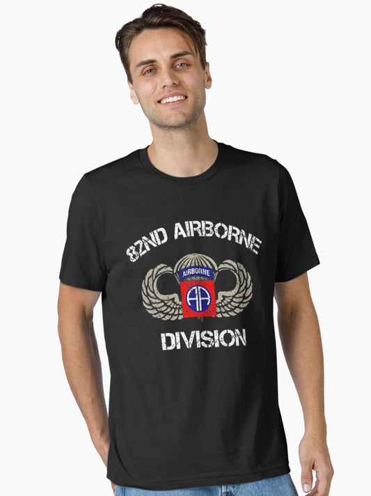 82nd Airborne Division Veteran , Veterans Day Gift Men Essential T-Shirt