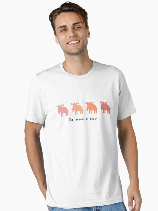 4 Mooses in living coral Essential T-Shirt