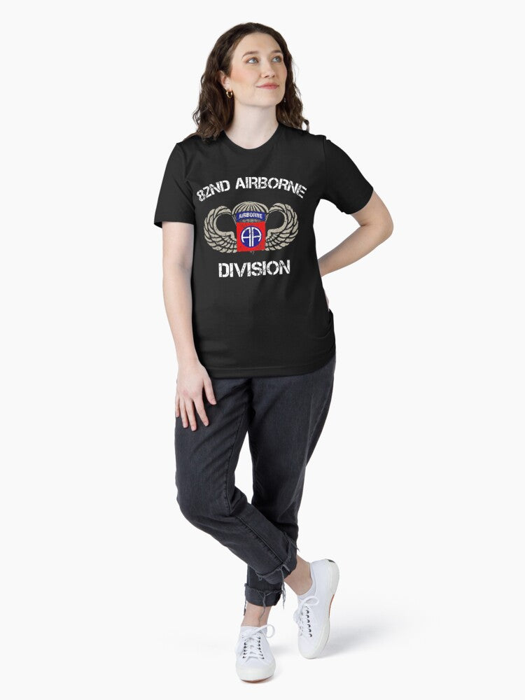 82nd Airborne Division Veteran , Veterans Day Gift Men Essential T-Shirt