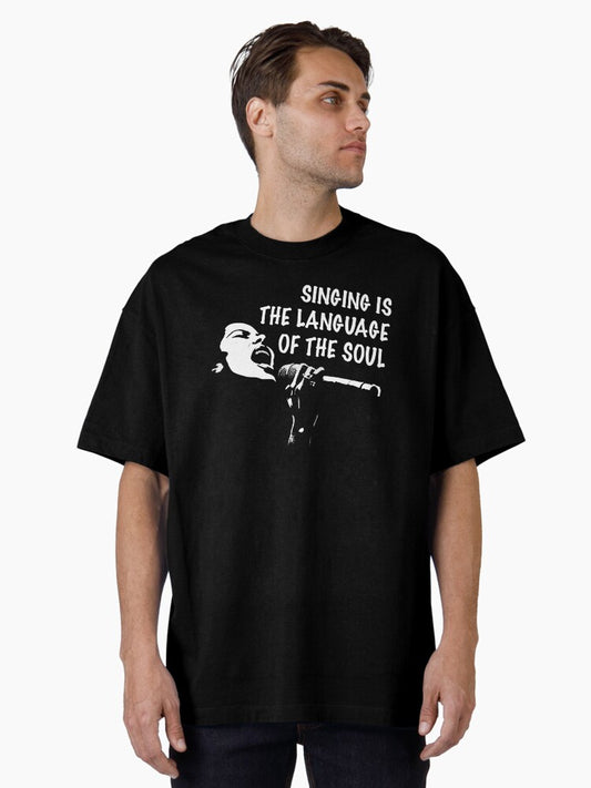 A female vocalist singing with a nice quote Oversized T-Shirt